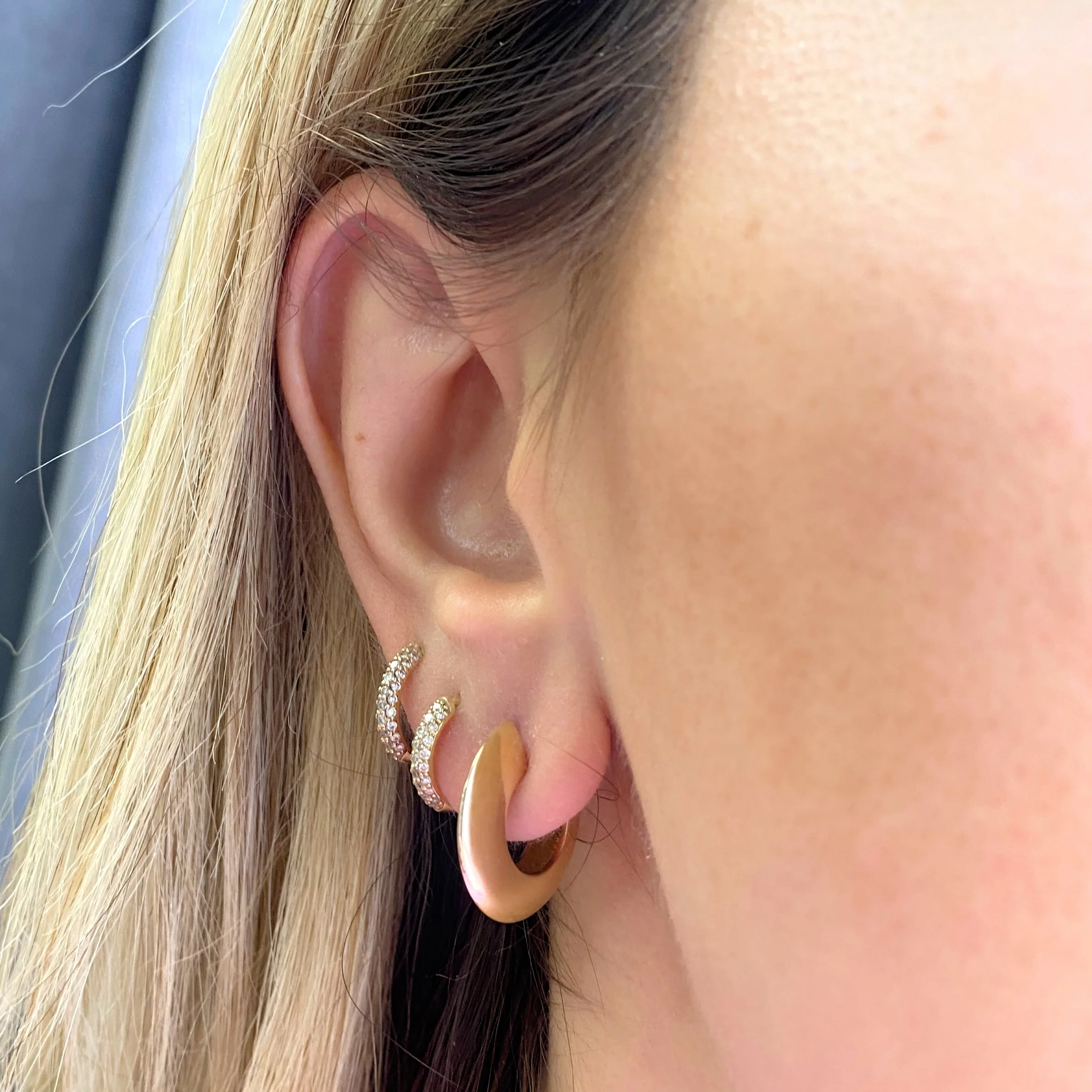 Crescent Dome Hoop Earrings - Image 4