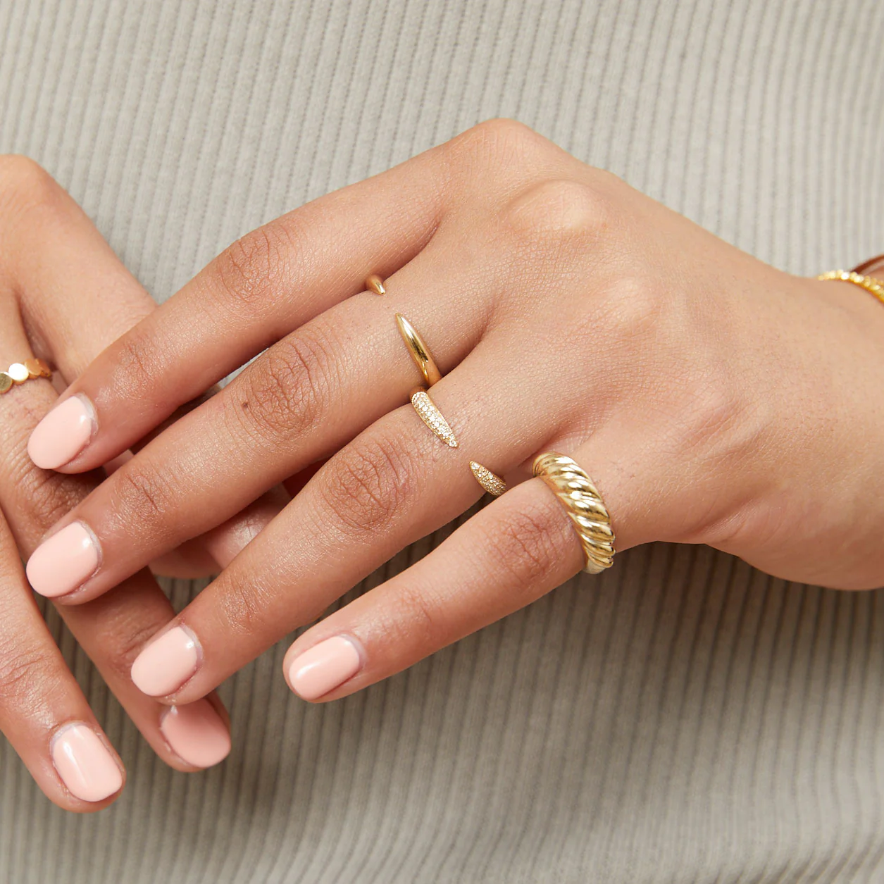 Gold Claw Ring - Image 5