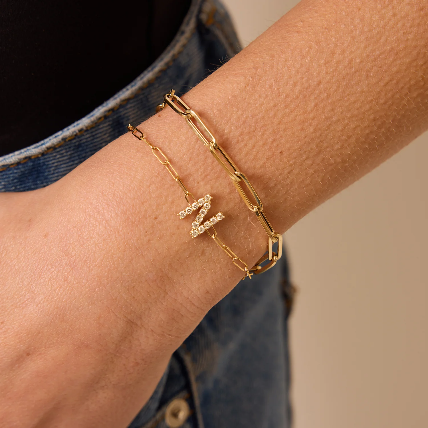 Grand Initial Paper Clip Bracelet - Image 5