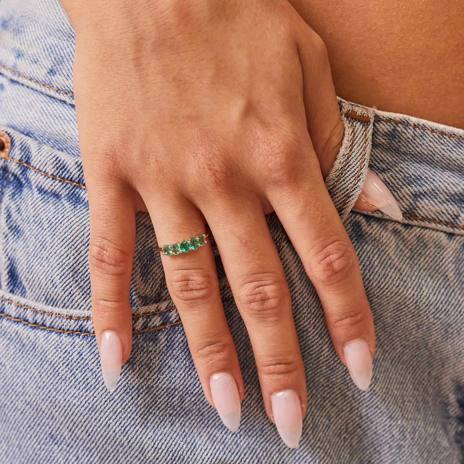 Oval Emerald Five-Stone Ring - Image 5